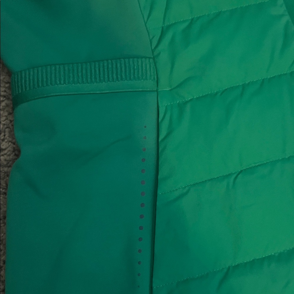 Lululemon 🍋Athletica Down for it All Green Vest - Picture 4 of 4